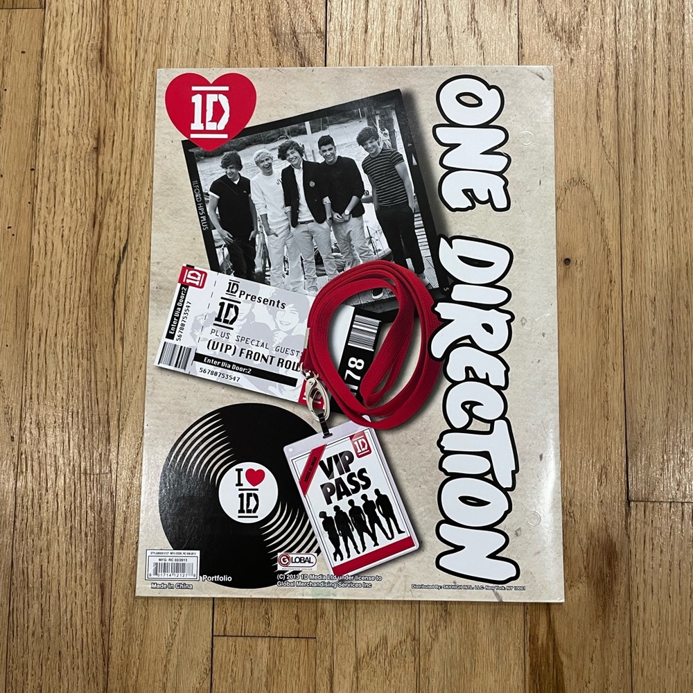 One Direction folder - Picture 3 of 3